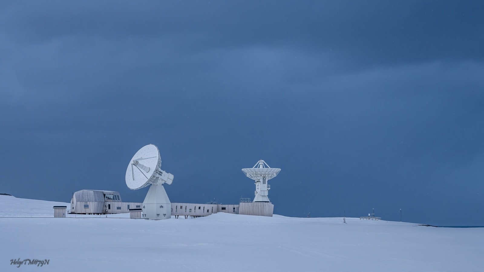 The Norwegian Mapping Authority's antennas at the geodetic observatory in Ny-Ålesund